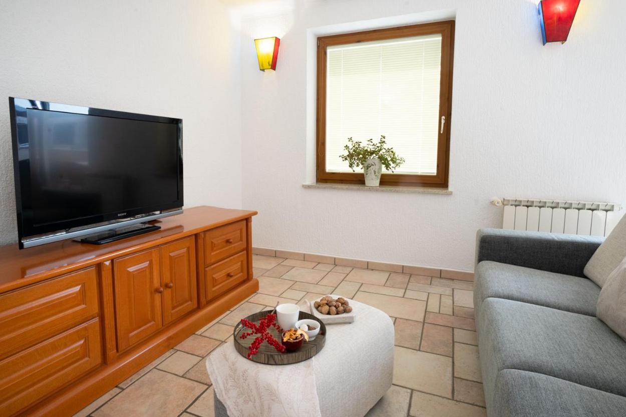 Apartment Ajdi Айдовшчіна Екстер'єр фото