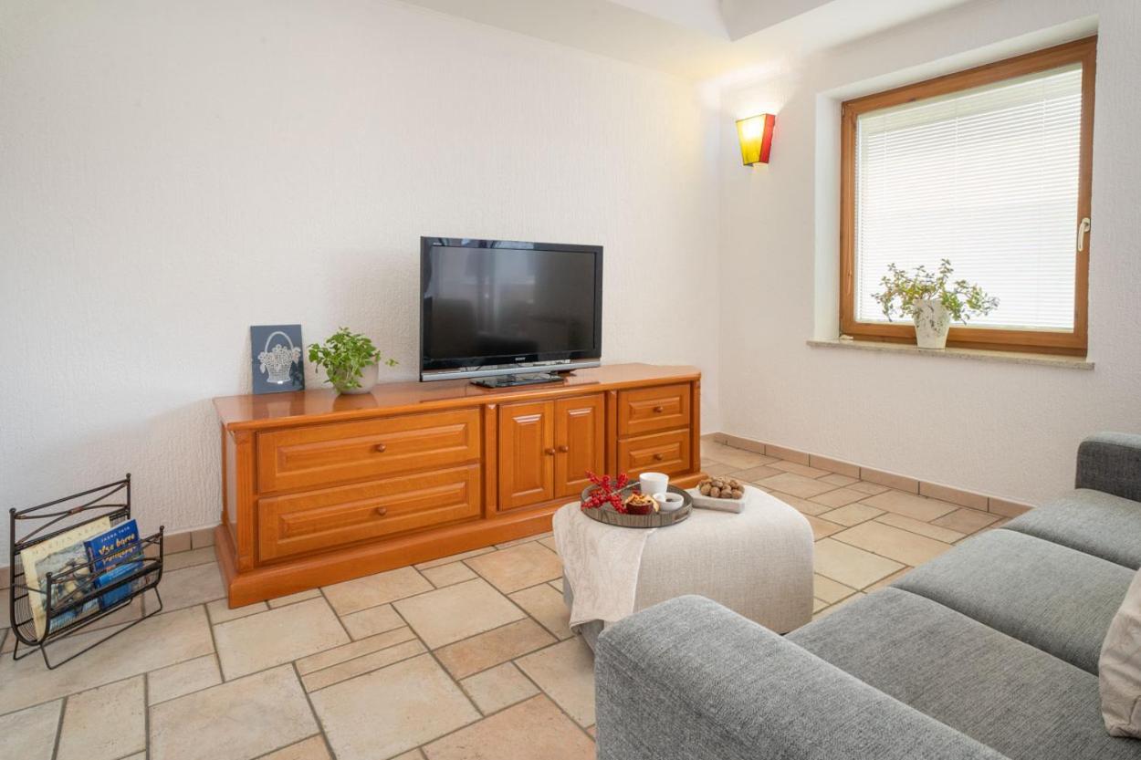 Apartment Ajdi Айдовшчіна Екстер'єр фото