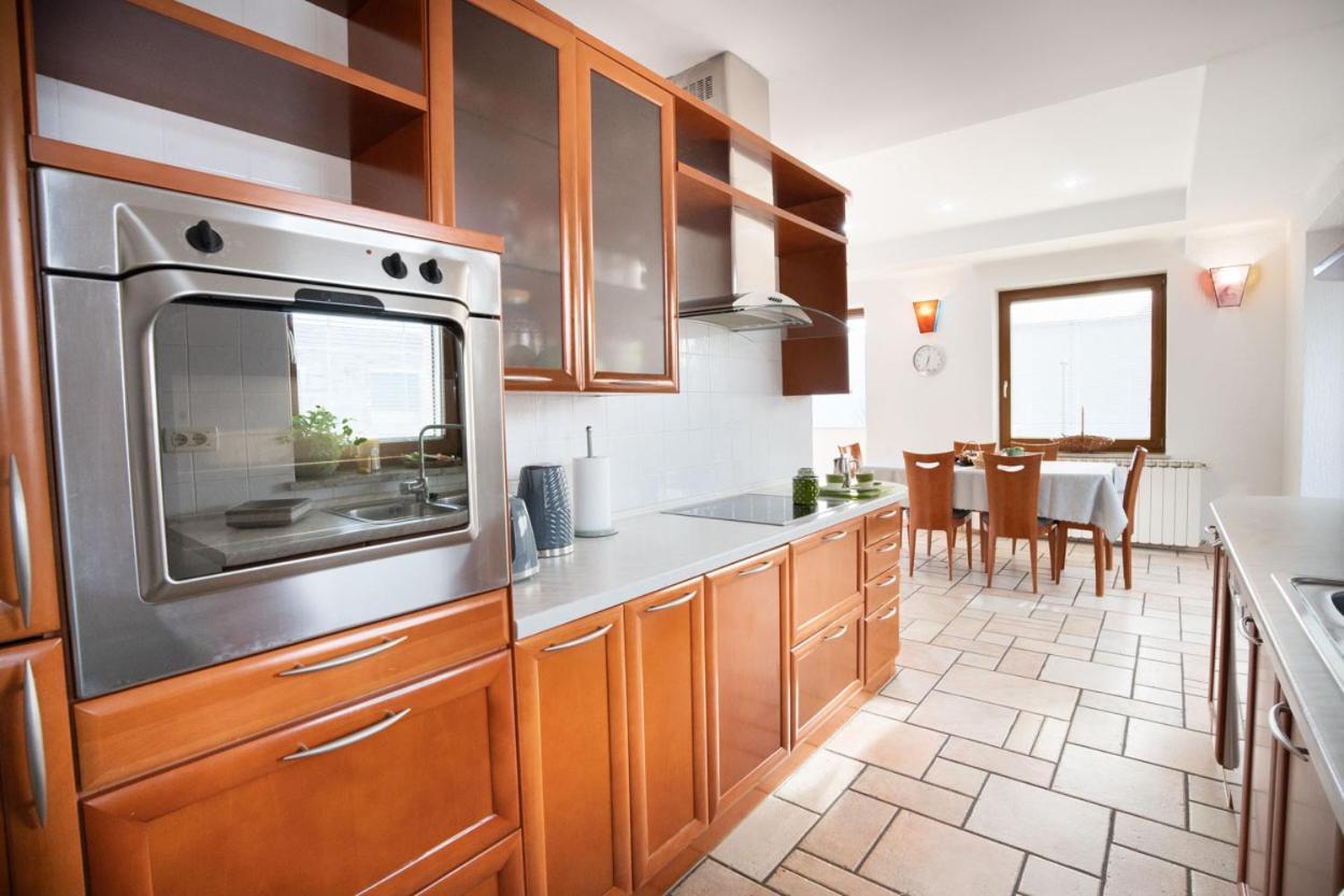Apartment Ajdi Айдовшчіна Екстер'єр фото